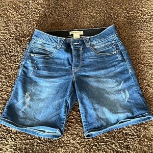 Democracy size 8 Jean shorts